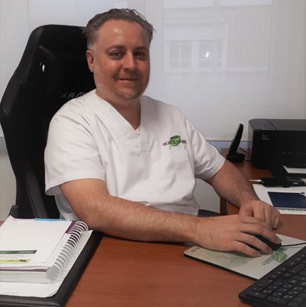OSCAR DE LA FUENTE - NATUROPATA